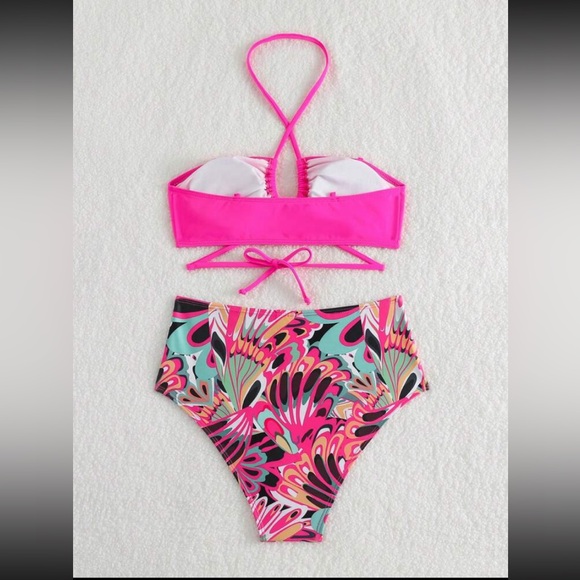 Bikini - Picture 2 of 2